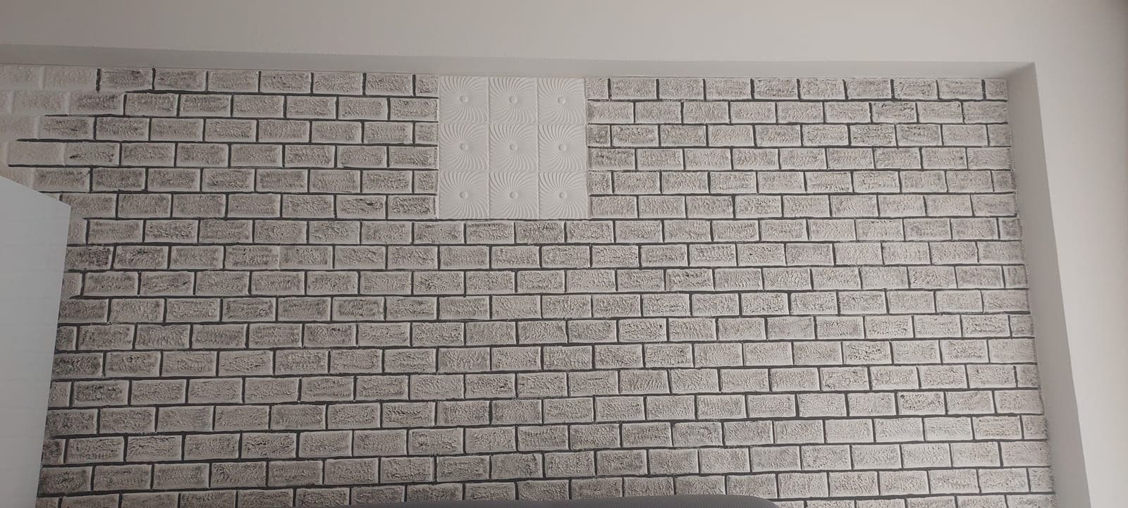 Tuğla desenli duvar boyama